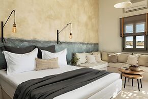 Chora Kythnos Suites