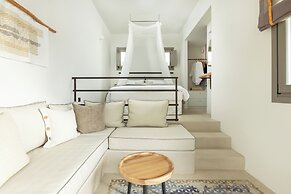 Chora Kythnos Suites