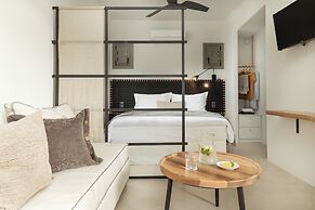Chora Kythnos Suites