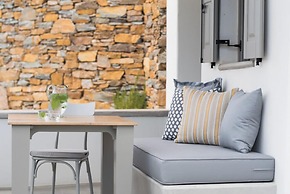 Chora Kythnos Suites