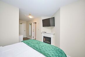 Nine Vines Hotel
