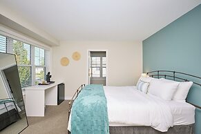 Nine Vines Hotel