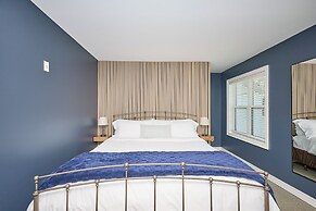 Nine Vines Hotel
