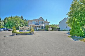 Nine Vines Hotel