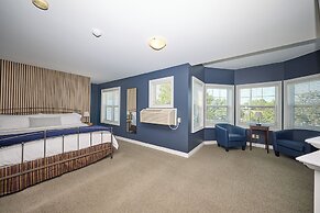 Nine Vines Hotel