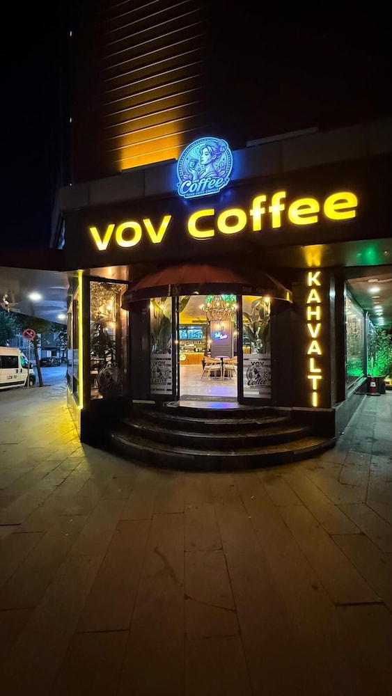 Viv City Hotel