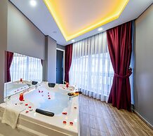 Viv City Hotel