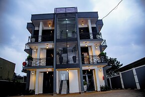 Apartment - Sleeps 4 - Parking - Balcony