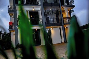 Apartment - Sleeps 4 - Parking - Balcony