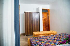 Apartment - Sleeps 4 - Parking - Balcony