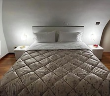 Calefati Gallery Luxury Apartment