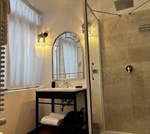 Calefati Gallery Luxury Apartment