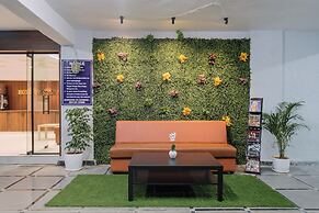 Hotel Saffron Groves
