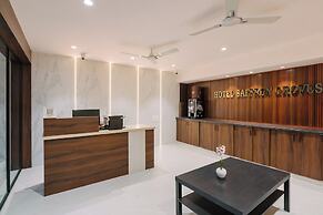 Hotel Saffron Groves