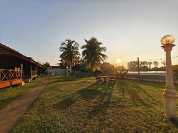 Qurata Riverside Resort