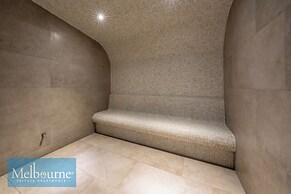Melbourne Private Apartments - Stadium and Harbour Views
