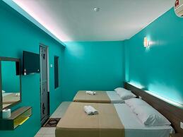 Qish Hotel