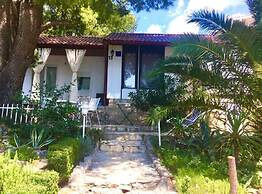 Beach House - 2m From Beach