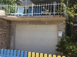 Beach House - 2m From Beach