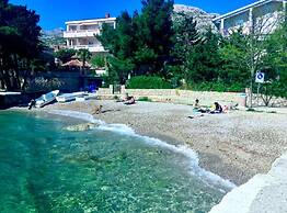 Beach House - 2m From Beach