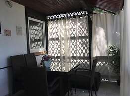 Beach House - 2m From Beach