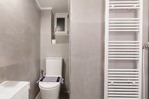 Les Nuances de Blue 1-BR Apt in Athens