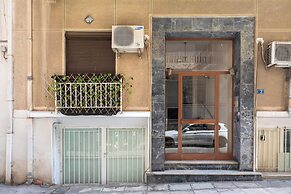 Les Nuances de Blue 1-BR Apt in Athens