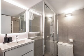 Les Nuances de Blue 1-BR Apt in Athens