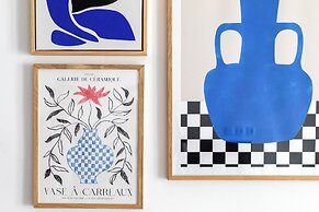 Les Nuances de Blue 1-BR Apt in Athens