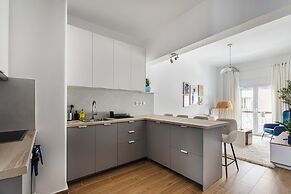 Les Nuances de Blue 1-BR Apt in Athens