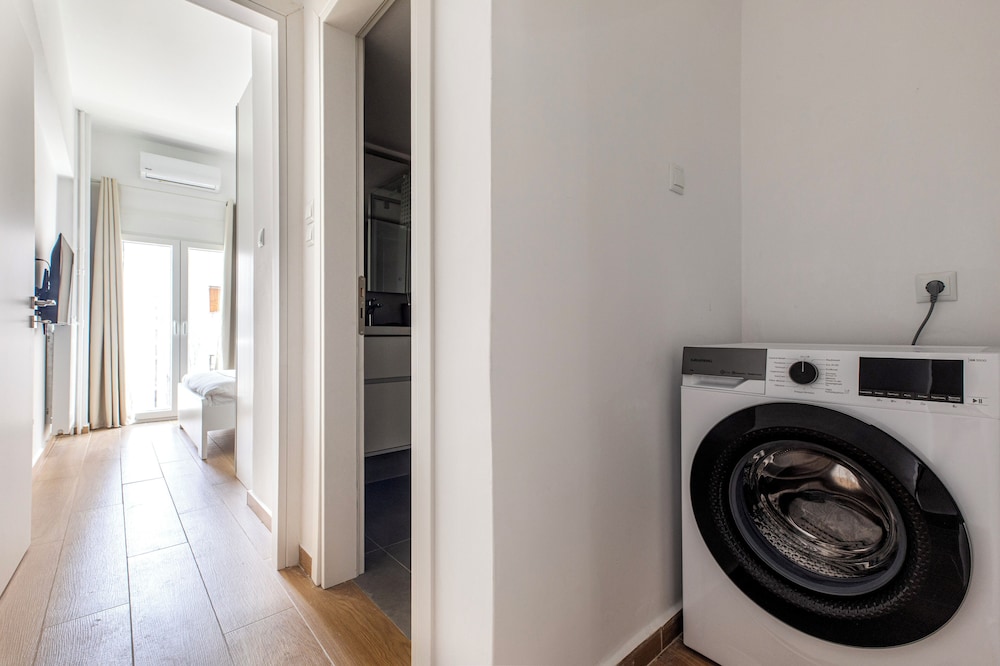 Les Nuances de Blue 1-BR Apt in Athens
