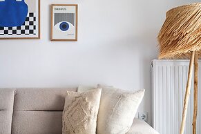 Les Nuances de Blue 1-BR Apt in Athens