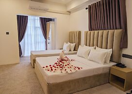 Kings Grand Hotel