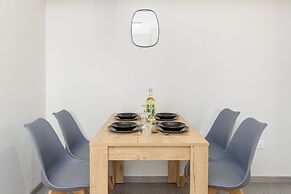 Amore 2-BR Apt By Finikoudes