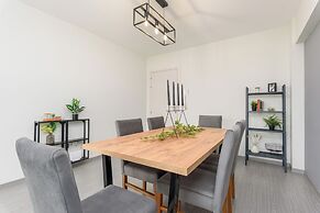 Amore 2-BR Apt By Finikoudes
