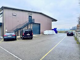 ZIMMERzuVERMIETEN.ch Deitingen Industrie