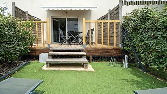 Charming Villa by Serignan Beach