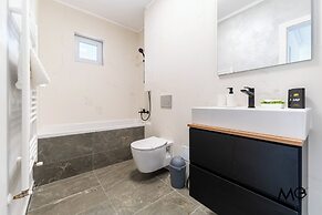 MoHost Properties