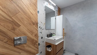 MoHost Properties