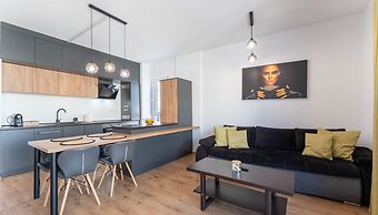 MoHost Properties
