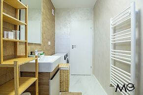 MoHost Properties