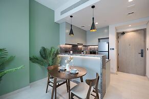 KeyRock Golf Gate - Stylish Retreat