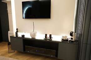 Barneys Club B&b