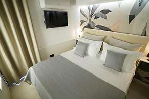 Barneys Club B&b