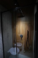 Barneys Club B&b