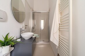 w Refined 1BR Steps From Milan s Cultural Core