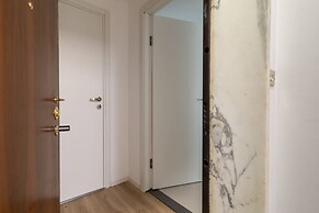 w Refined 1BR Steps From Milan s Cultural Core