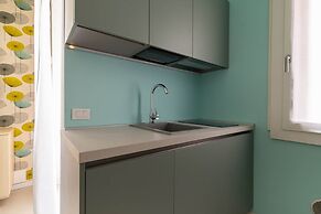 w Refined 1BR Steps From Milan s Cultural Core