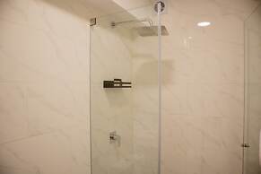 Majestic 1BR With Balcony in Miraflores