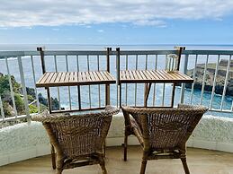 Blue Monis With Amazing Views